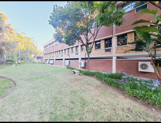 2,431M² OFFICE TO LET IN HALFWAY HOUSE